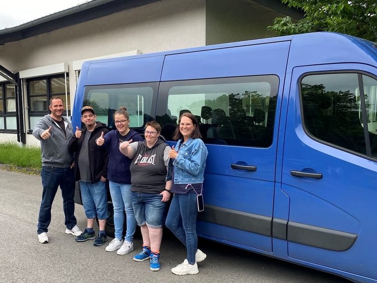 Die Vertrauens-Personen Sven Fittinghoff (links) und Vanessa Küttner (rechts) führen mit Kai Hagel, Laura-Jane Adrian und Christine Grasedieck nach Berlin.